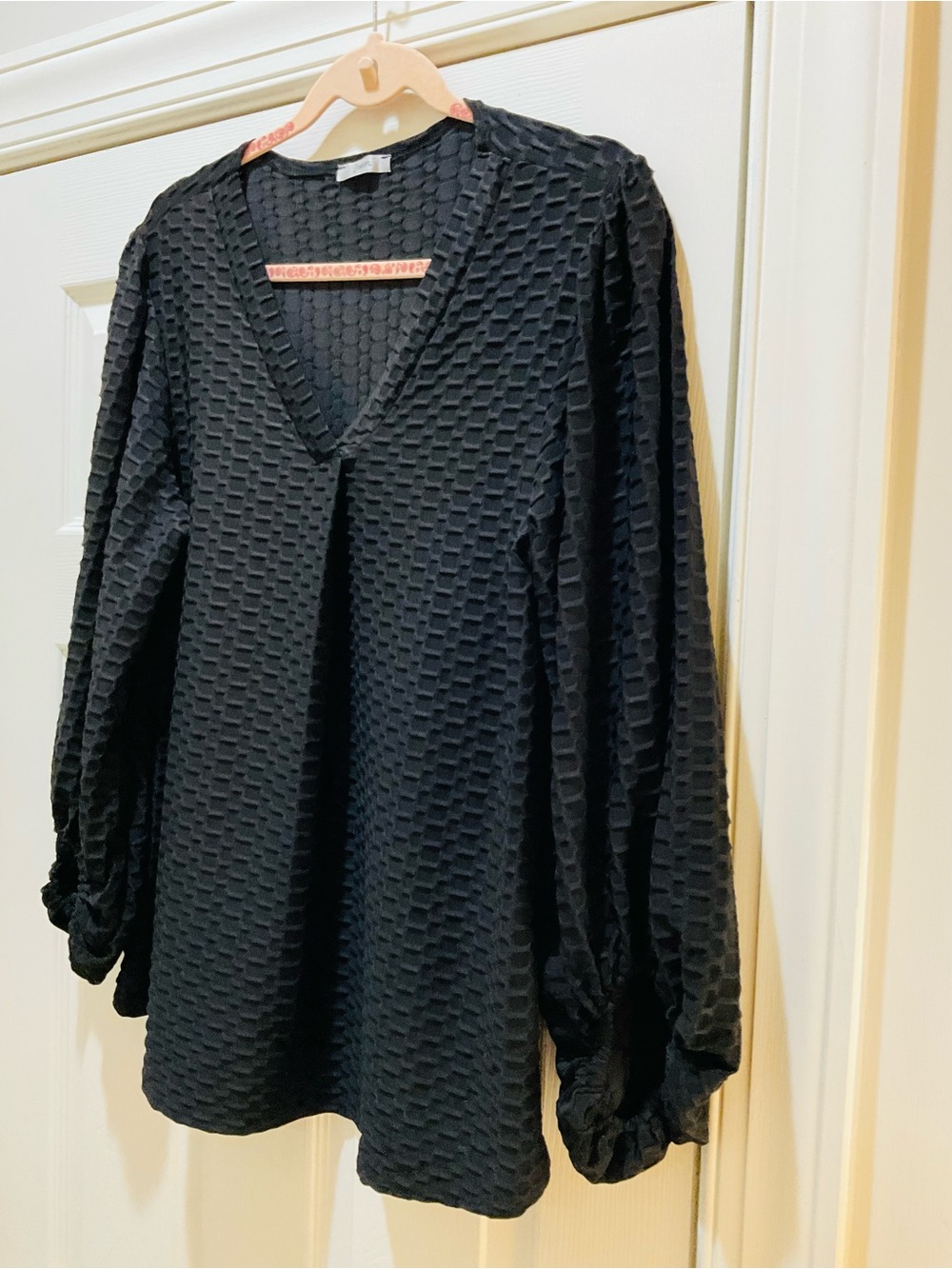 JODIFL Black Textured V-Neck Tunic Blouse